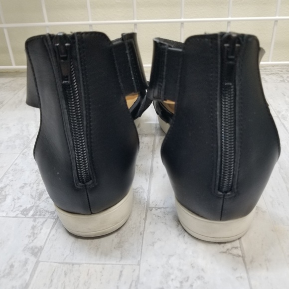 Universal Thread Black Hummingbird Sandals sz 10 - Picture 3 of 8